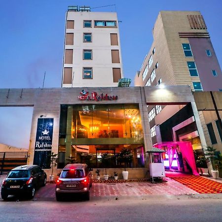 Hotel Rajshree & Spa Chandīgarh Exteriör bild