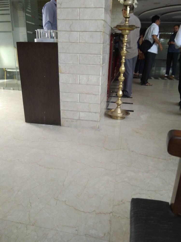 Hotel Rajshree & Spa Chandīgarh Exteriör bild