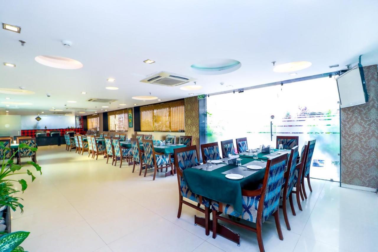 Hotel Rajshree & Spa Chandīgarh Exteriör bild