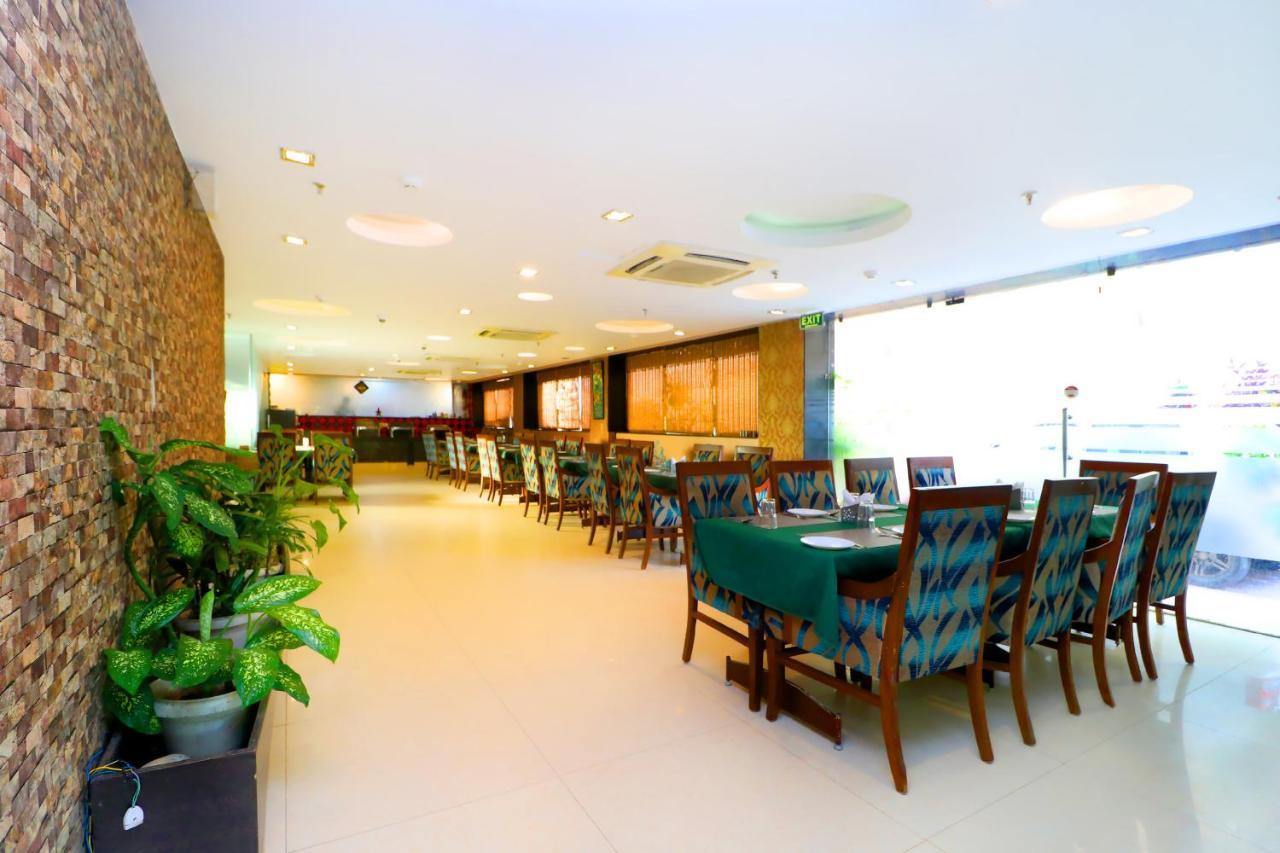 Hotel Rajshree & Spa Chandīgarh Exteriör bild