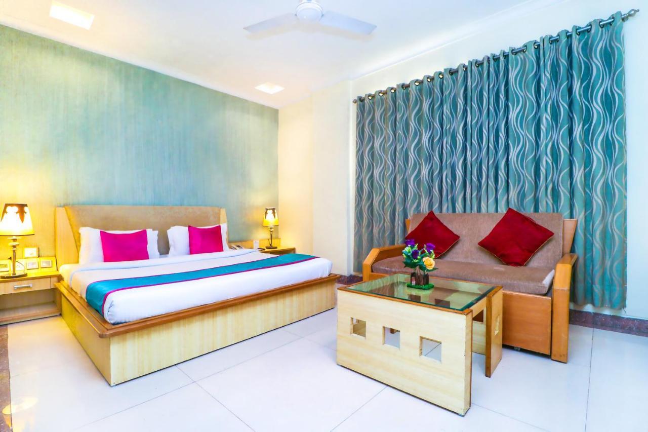 Hotel Rajshree & Spa Chandīgarh Exteriör bild