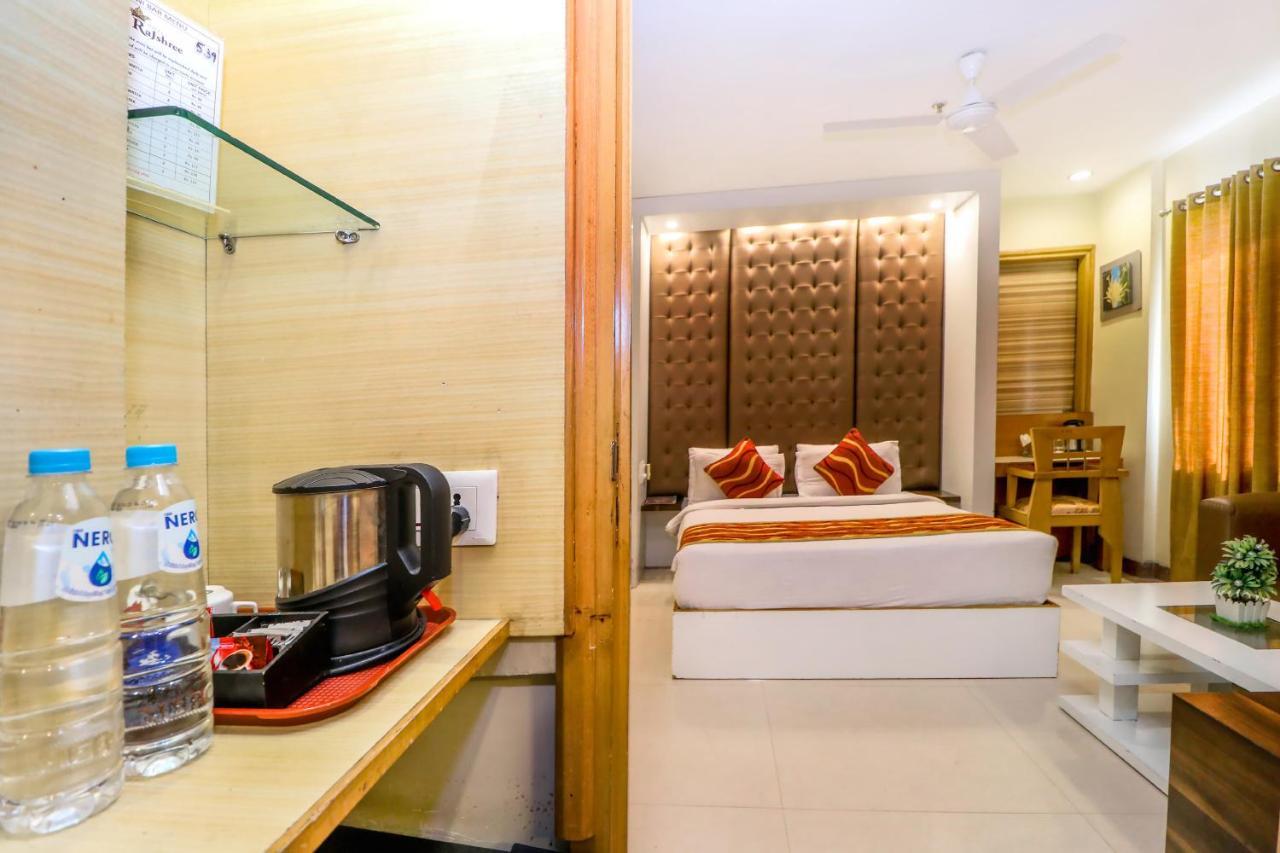 Hotel Rajshree & Spa Chandīgarh Exteriör bild
