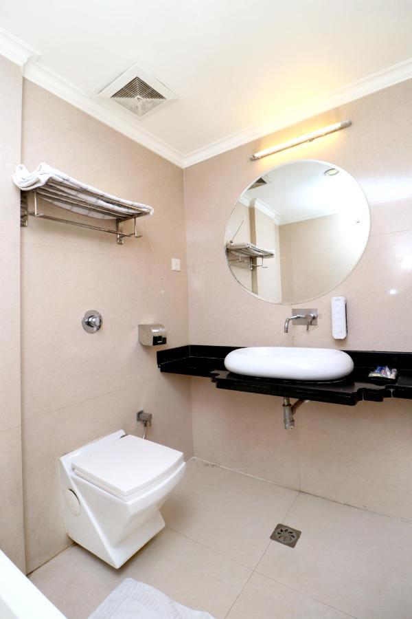 Hotel Rajshree & Spa Chandīgarh Exteriör bild