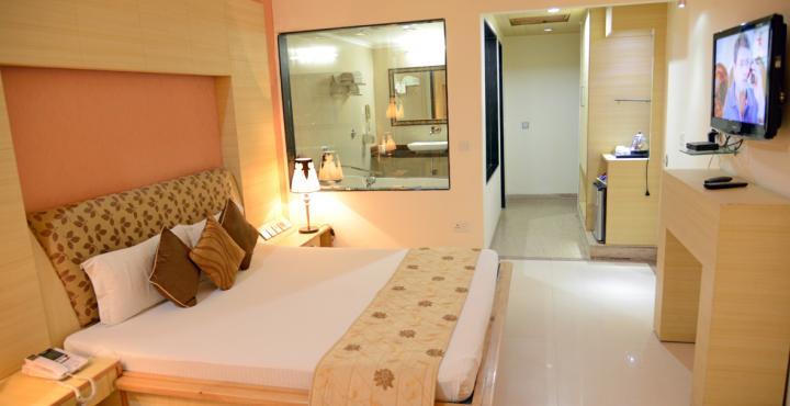 Hotel Rajshree & Spa Chandīgarh Exteriör bild