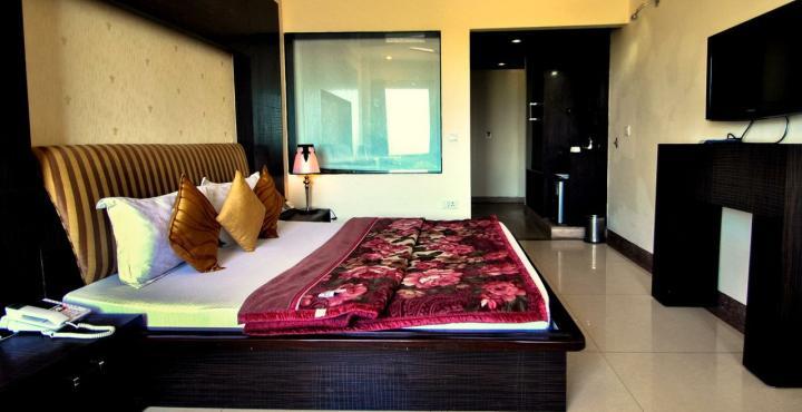 Hotel Rajshree & Spa Chandīgarh Exteriör bild