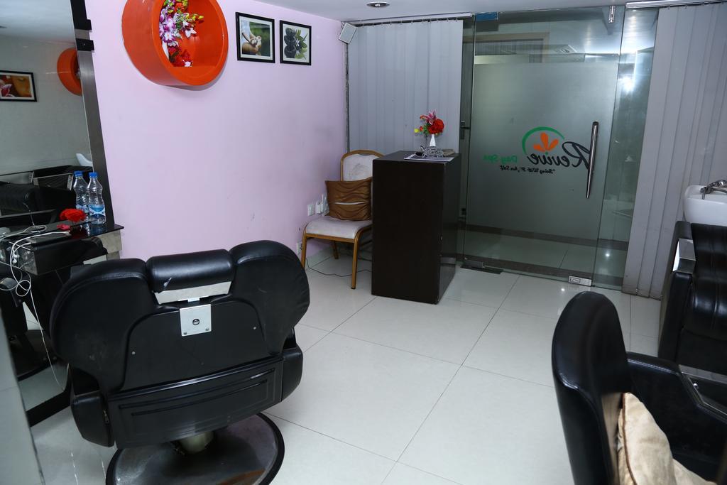 Hotel Rajshree & Spa Chandīgarh Exteriör bild