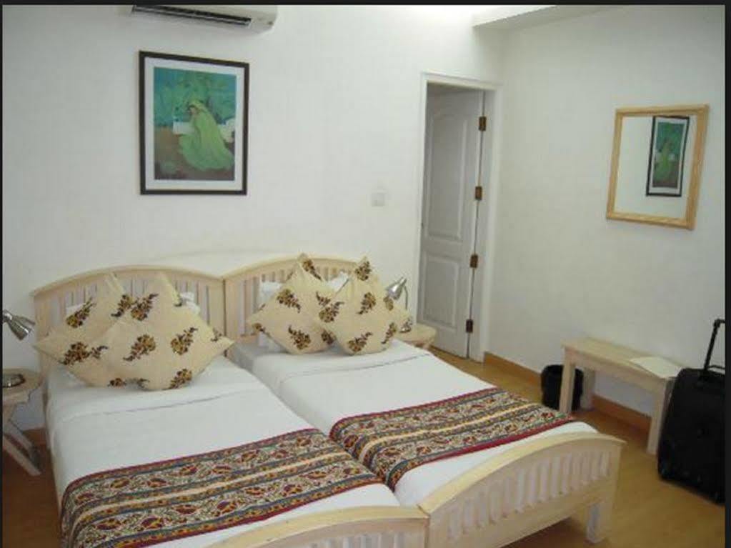 Hotel Rajshree & Spa Chandīgarh Exteriör bild